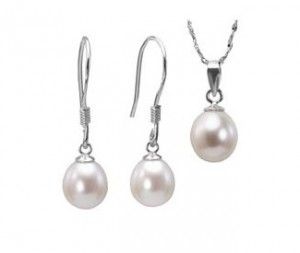 Cadoul potrivit pentru o femeie un set bijuterii perle handmade1